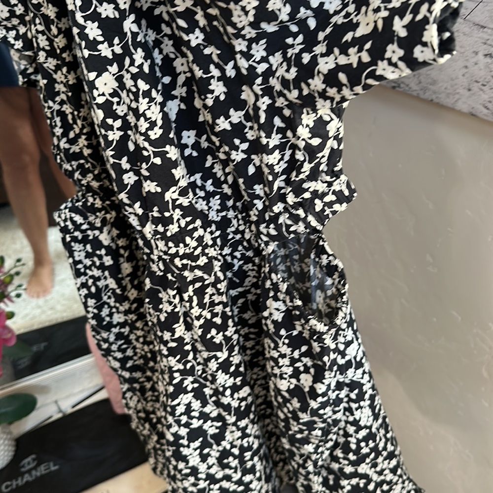 Dress - Picture 2 of 4